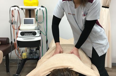 女性腰マッサージ